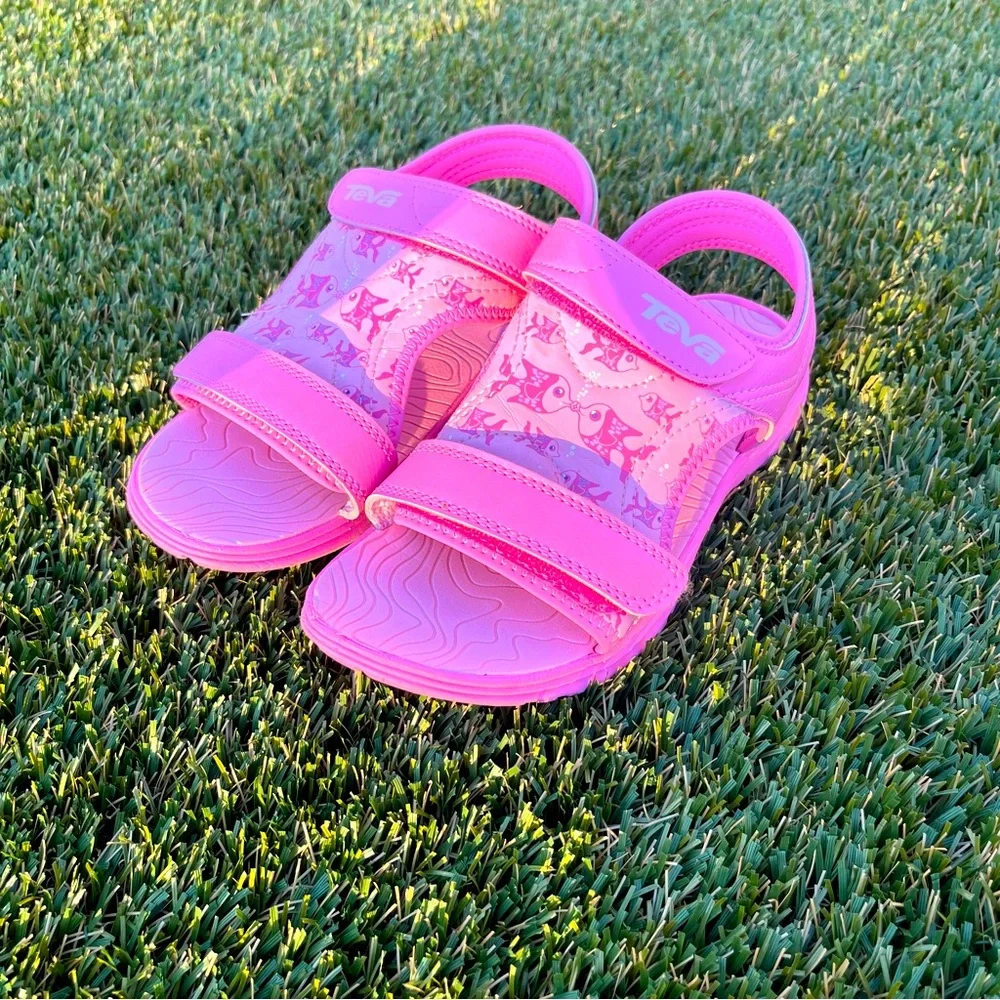 Pink Teva Water shoes - Picture 1 of 7